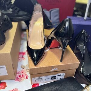 ❌SOLD❌ Authentic Christian Louboutin Black patent Pigalle Follies in size 37.5